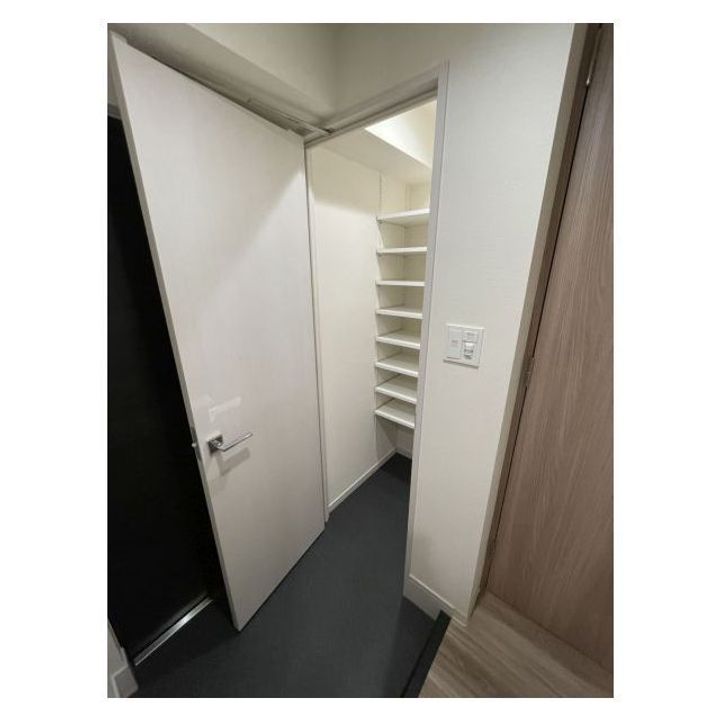 プレサンスブルーム浅草Northの玄関