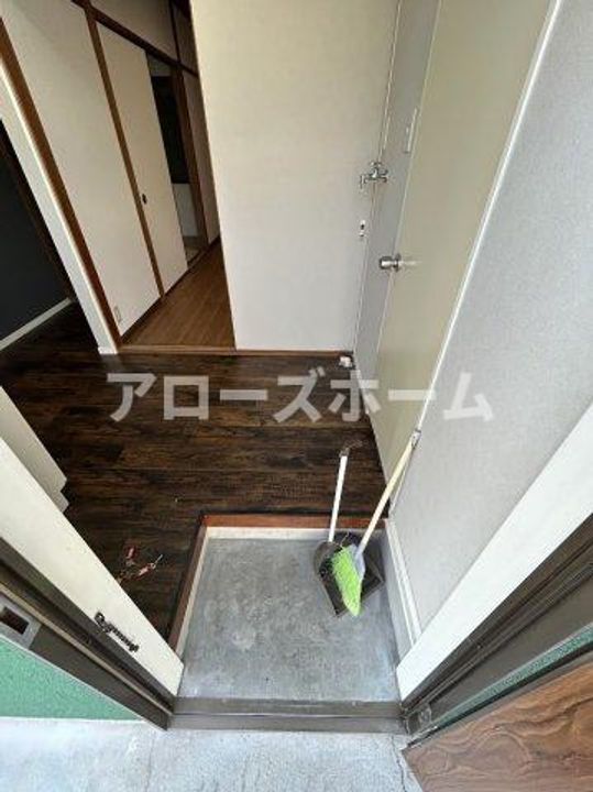 岡の上ハイツの玄関