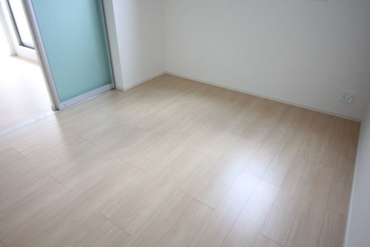 滋賀県長浜市八幡東町の賃貸マンションの居間