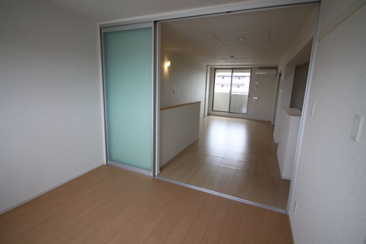 滋賀県長浜市八幡東町の賃貸マンションの居間