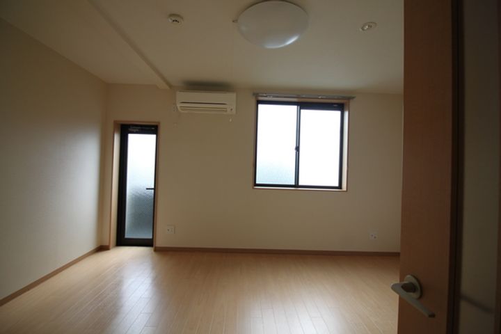 滋賀県長浜市朝日町の賃貸アパートの居間