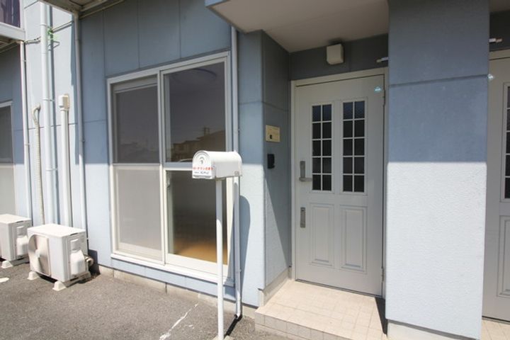 滋賀県長浜市八幡東町の賃貸マンションの玄関