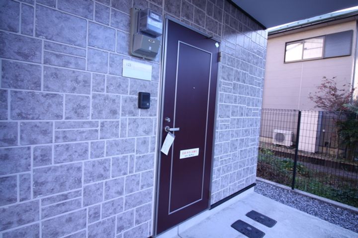 滋賀県長浜市宮司町の賃貸アパートの玄関