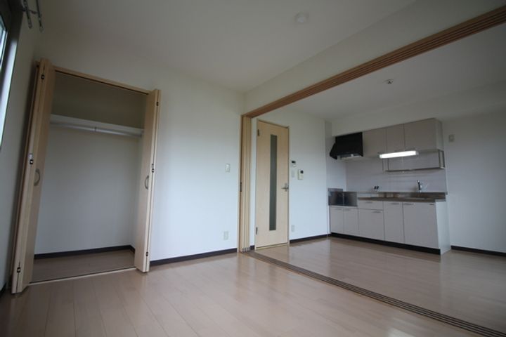 滋賀県長浜市榎木町の賃貸マンションの居間