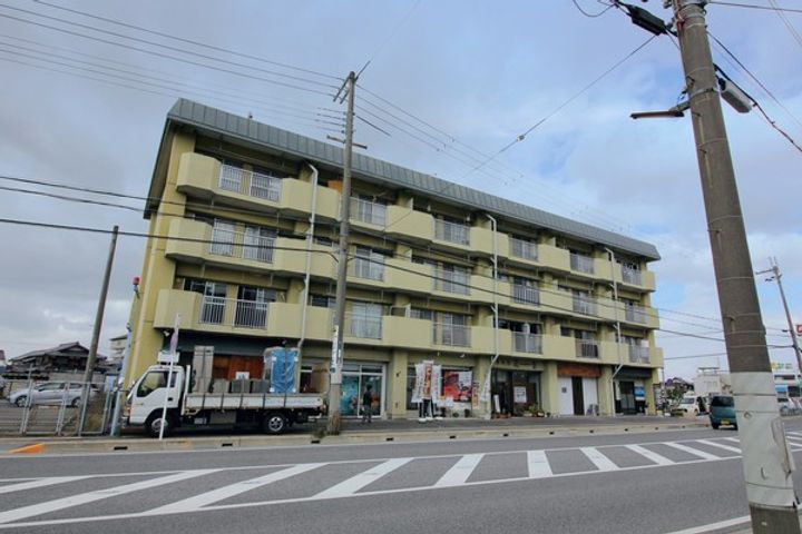 滋賀県米原市下多良2丁目の賃貸マンションの外観