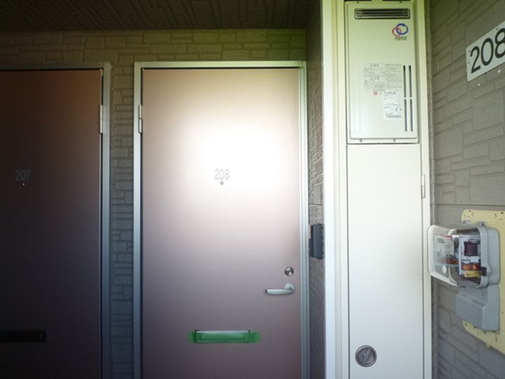 滋賀県長浜市山階町の賃貸アパートの玄関