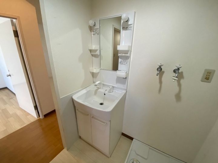 滋賀県米原市下多良2丁目の賃貸マンションの内装