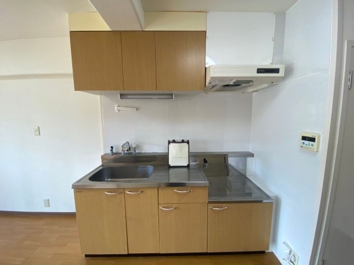 滋賀県米原市下多良2丁目の賃貸マンションのキッチン