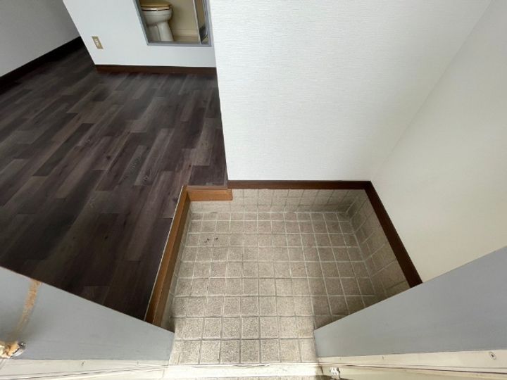 滋賀県長浜市十里町の賃貸アパートの玄関