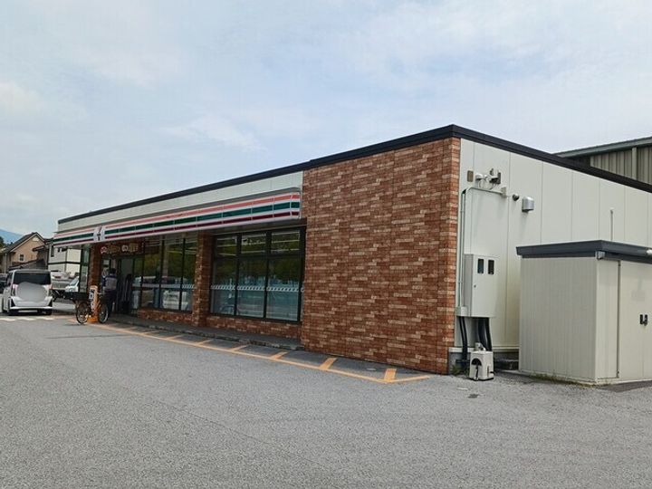 ラ シエスタの周辺