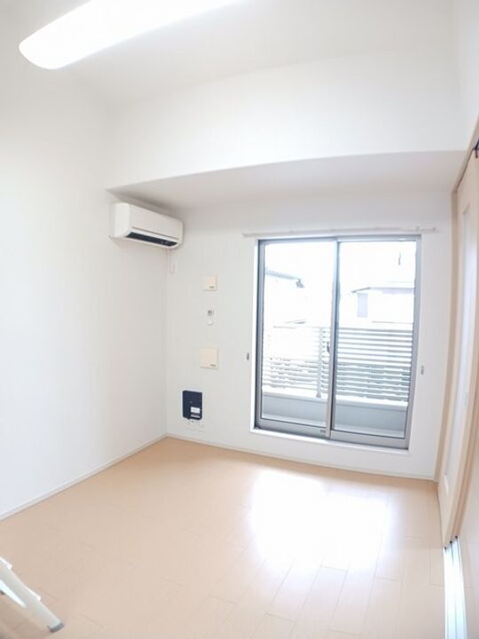 プラシード沖野の居間