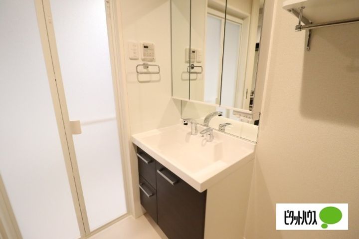 滋賀県近江八幡市中村町の賃貸マンションの内装