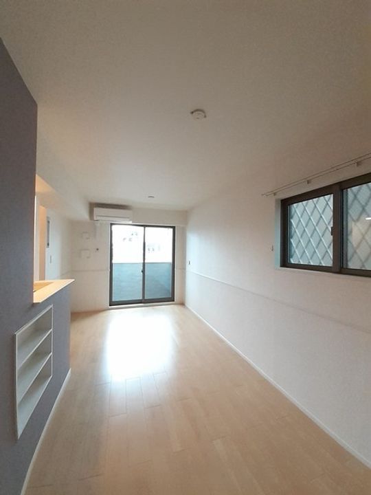 シャン・ノール ⅩⅩⅠの居間