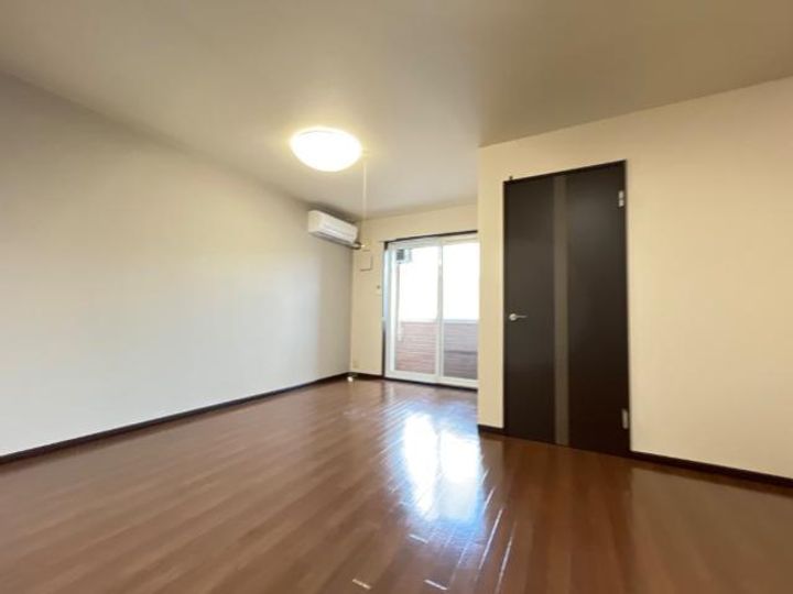 スターテラス白鳥の居間