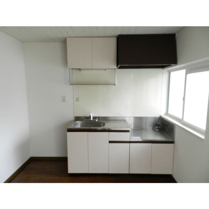 滋賀県近江八幡市鷹飼町北1丁目の賃貸アパートのキッチン