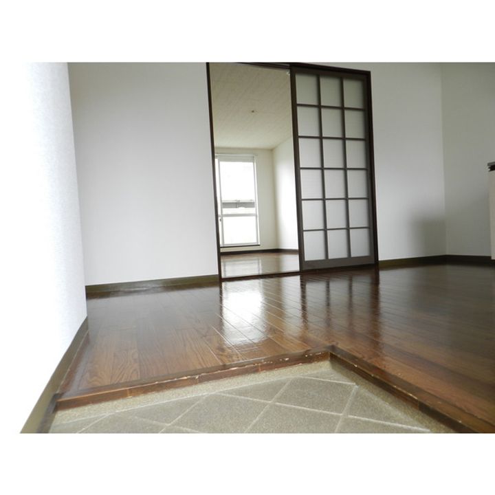 滋賀県近江八幡市鷹飼町北1丁目の賃貸アパートの玄関