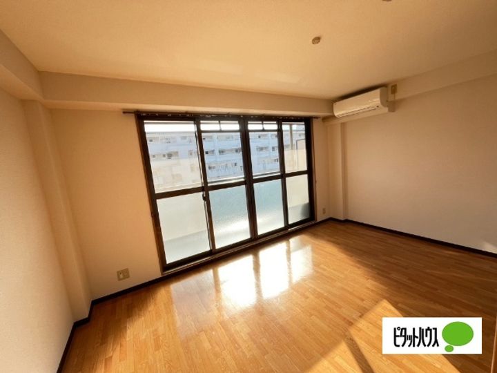 滋賀県野洲市栄の賃貸マンションの居間