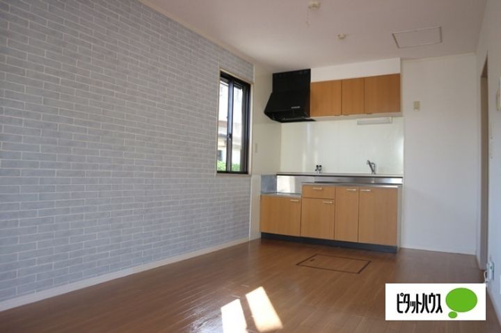 滋賀県野洲市野洲の賃貸アパートの居間