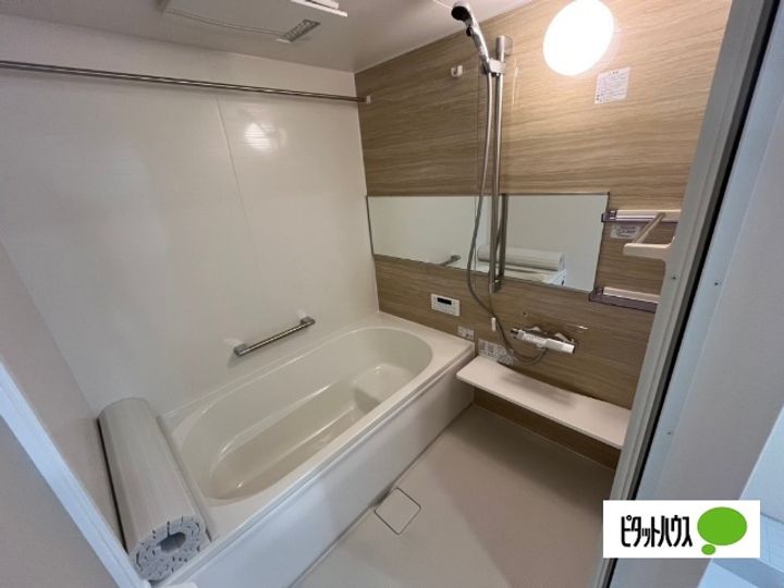 滋賀県近江八幡市出町の賃貸アパートの風呂