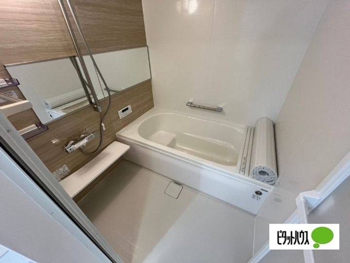 滋賀県近江八幡市出町の賃貸アパートの風呂