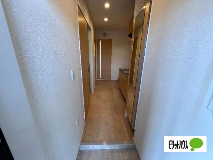 滋賀県東近江市佐野町の賃貸アパートの玄関