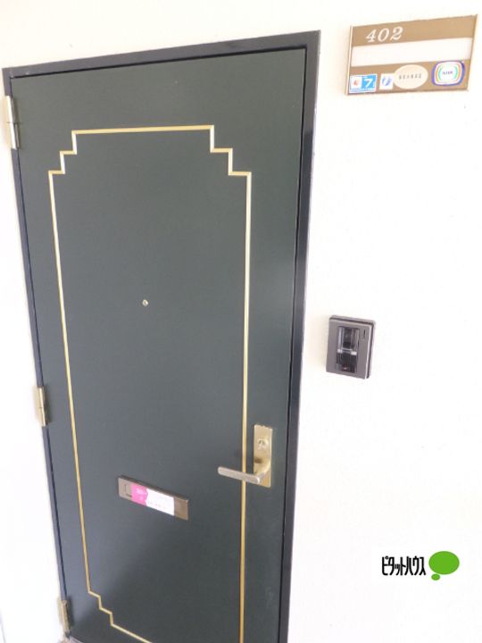 滋賀県近江八幡市鷹飼町北4丁目の賃貸マンションの玄関