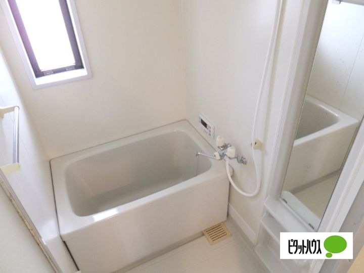 滋賀県近江八幡市鷹飼町北4丁目の賃貸マンションの風呂