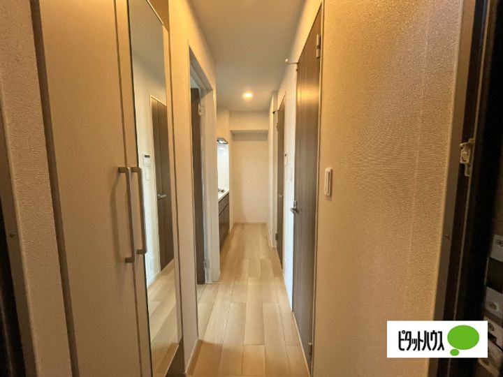 滋賀県東近江市垣見町の賃貸アパートの玄関