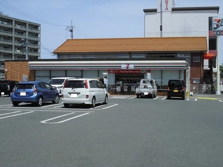 トゥー・ル・モンドの周辺