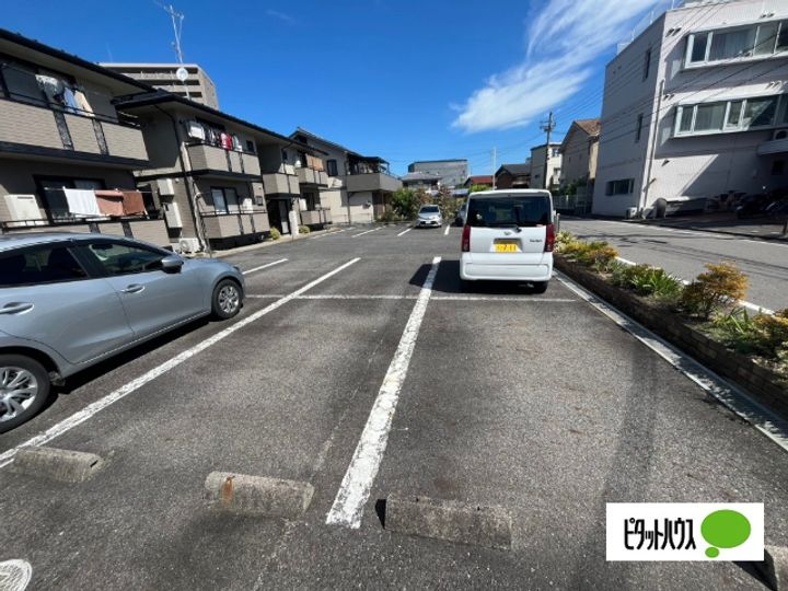エミナ・コレージュのその他画像