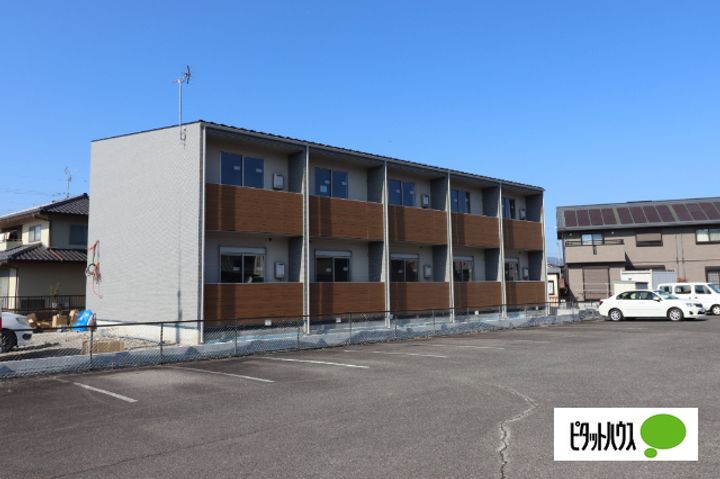 滋賀県近江八幡市杉森町の賃貸アパートの外観