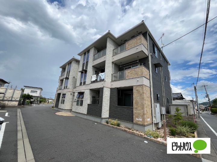 滋賀県野洲市野洲の賃貸アパートの外観