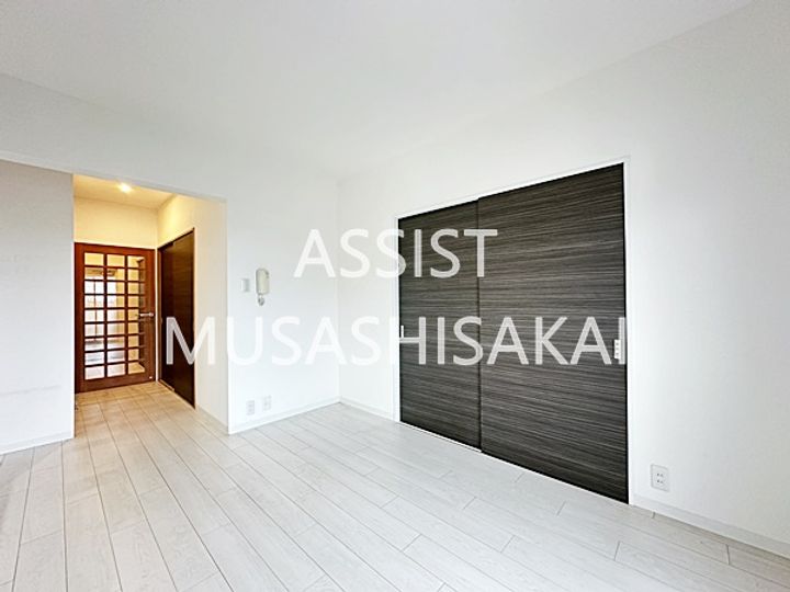 東京都小金井市中町2丁目(マンション)の賃貸物件の居間