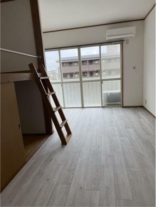 メゾンシャトウの居間