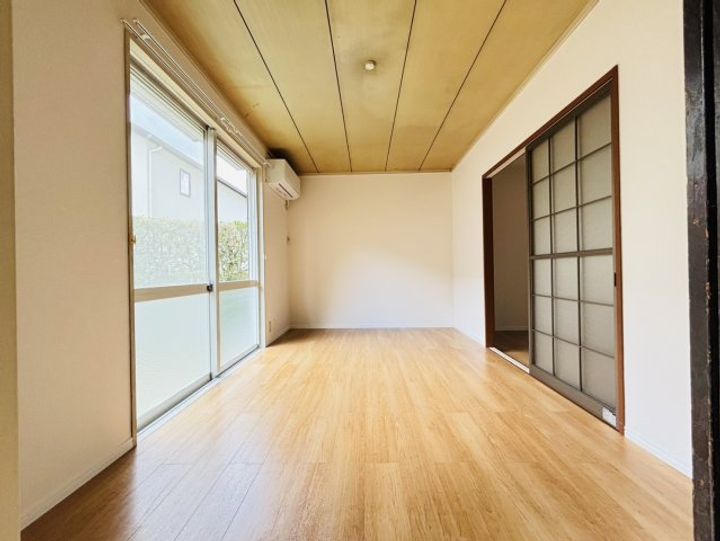 ラフォーレ原田Aの居間