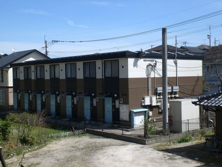 レオパレスディバイン原田の外観