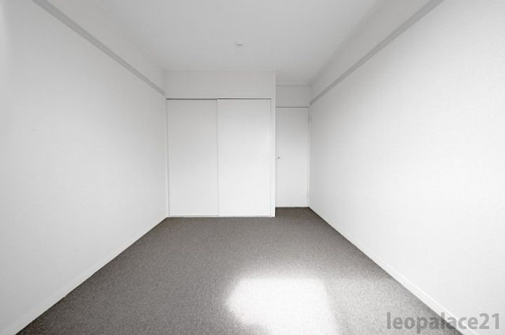 レオパレスディバイン原田の居間