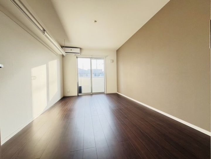 オーエムガーデンの居間