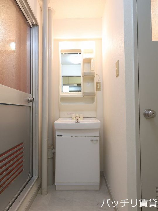 第一下林ビルの内装