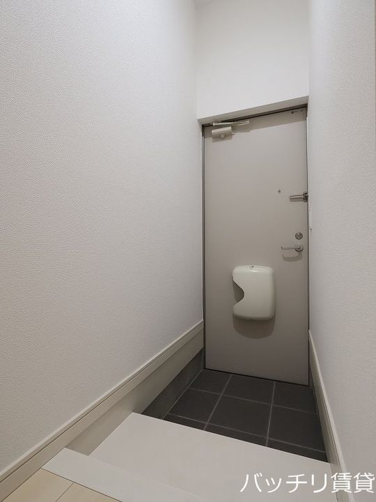 パレッタ小本EASTの玄関