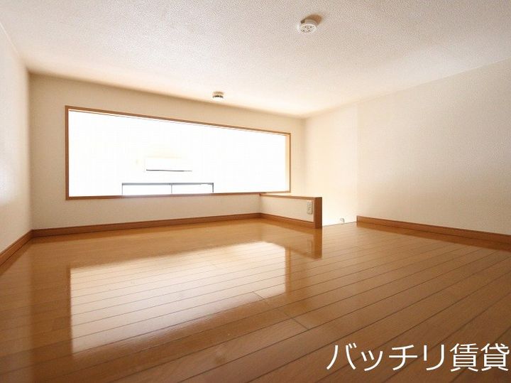 愛知県名古屋市中川区西日置1丁目の賃貸アパートの寝室