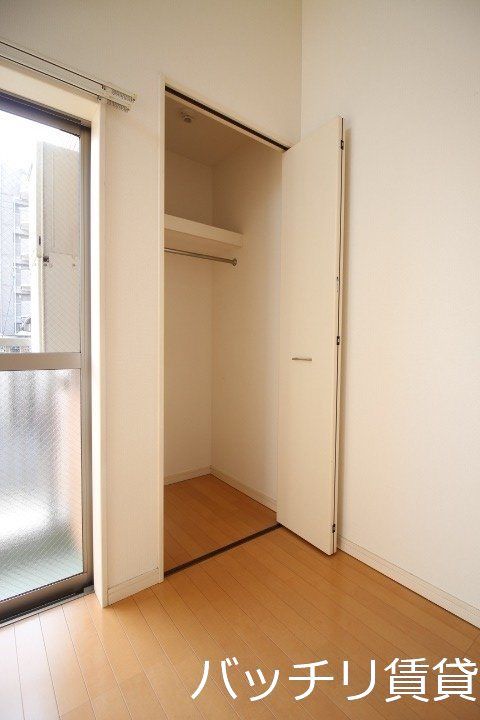 愛知県名古屋市守山区西島町の賃貸アパートの内装