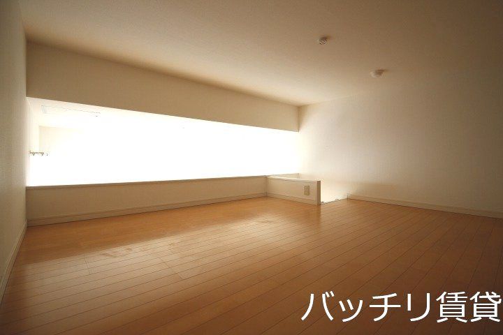 愛知県名古屋市守山区西島町の賃貸アパートの寝室