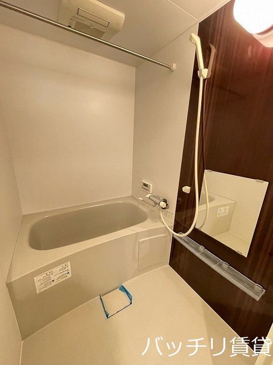 愛知県名古屋市中川区八田本町の賃貸アパートの風呂