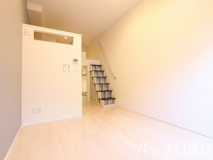 愛知県名古屋市瑞穂区河岸町4丁目の賃貸アパートの居間