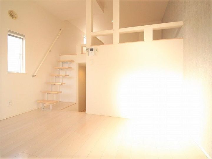 愛知県名古屋市中川区前並町の賃貸アパートの居間