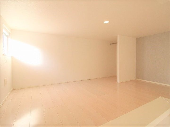 愛知県名古屋市中川区前並町の賃貸アパートの寝室