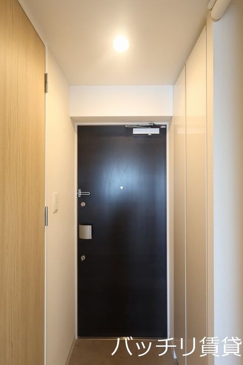 パルティール高畑の玄関