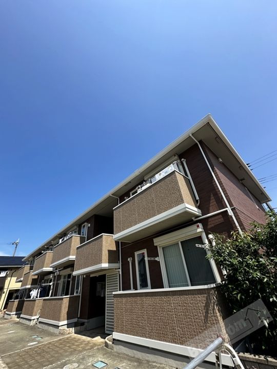 クレア B棟の外観