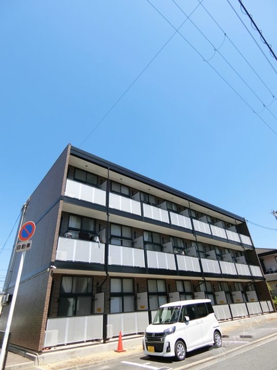 レオパレスネスト中百舌鳥106の外観